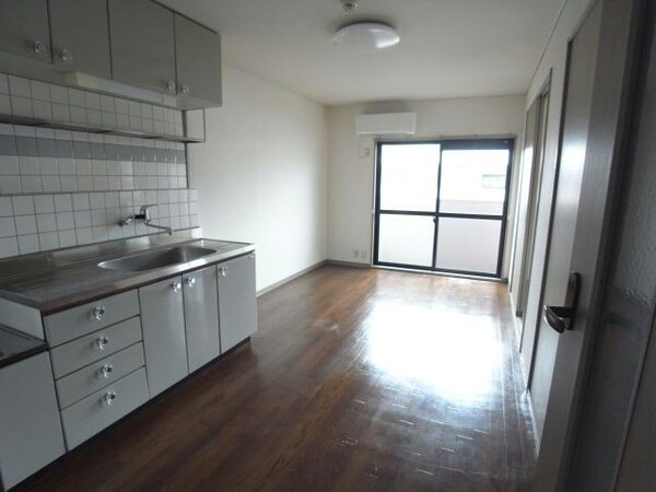 リビングダイニング