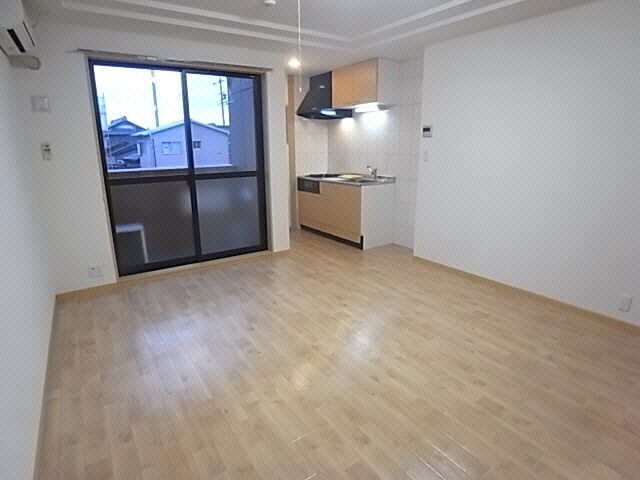 物件内観写真14　(リビングダイニング)