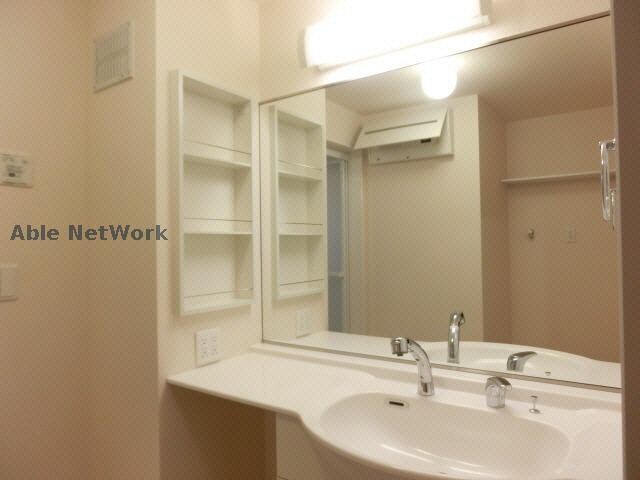 物件内観写真8　(洗面台)
