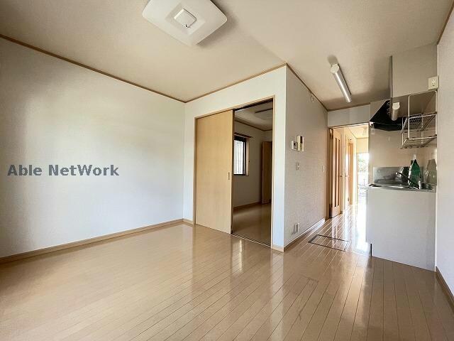 物件内観写真4　(同棟102号室写真)