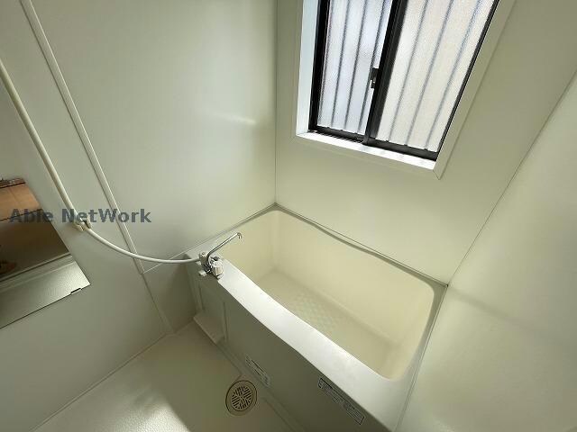 物件内観写真9　(同棟102号室写真)