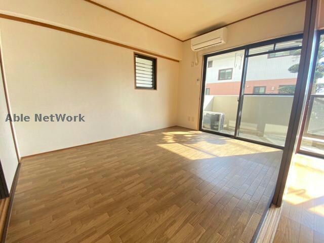 物件内観写真8　(別号室写真)