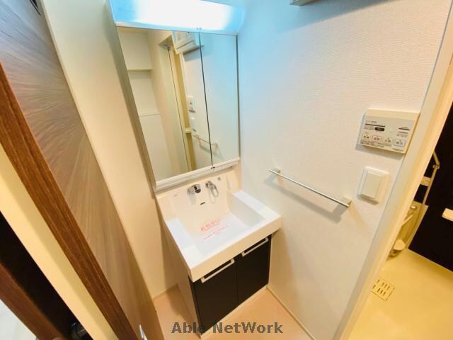 物件内観写真11　(同型反転)