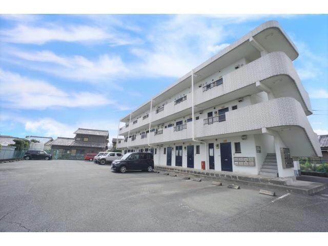 物件外観写真2　(駐車場)