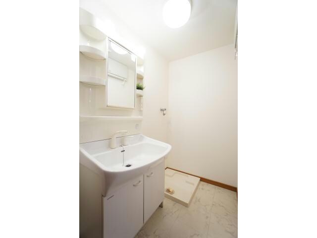 物件内観写真12　(独立洗面台)