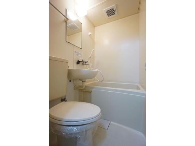 物件内観写真10　(3点ユニットバス)