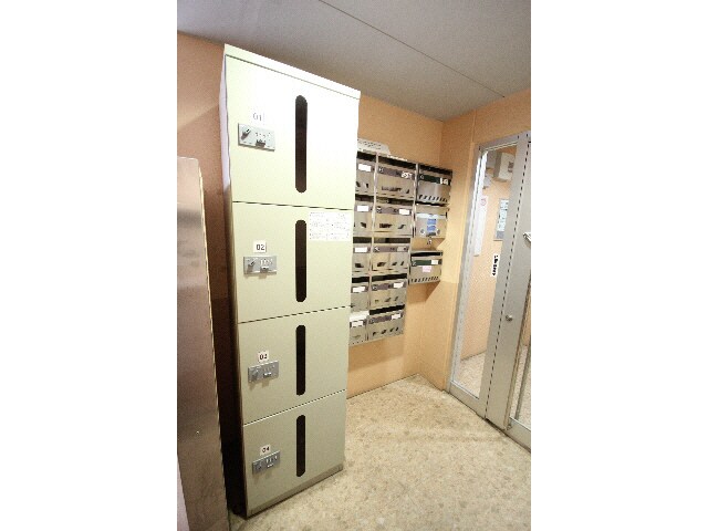 物件外観写真4　(宅配ボックス)