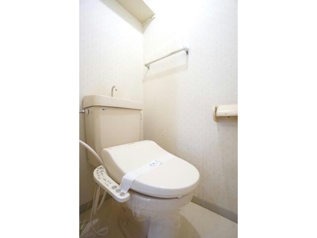 物件内観写真13　(温水洗浄便座付き)