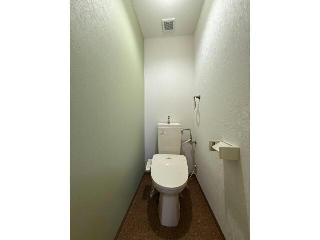 物件内観写真8　(温水洗浄便座付き)