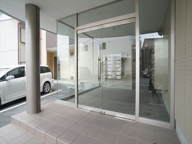 物件外観写真4　(エントランス)