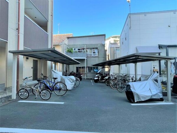 駐輪場(※駅周辺でも駐輪場代は無料♪)