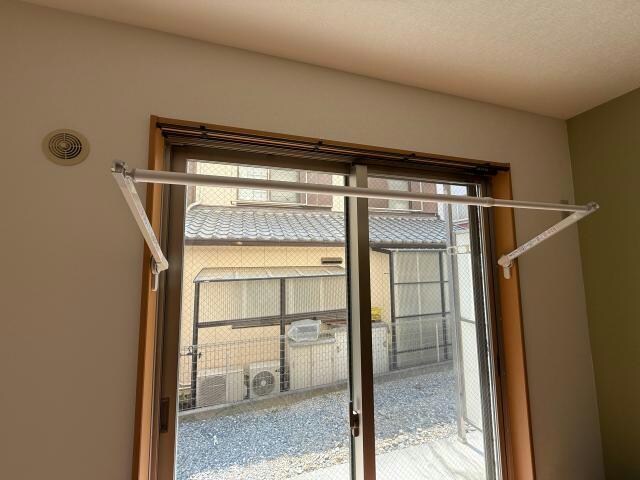 物件内観写真14　(何かと便利な室内物干し付♪)