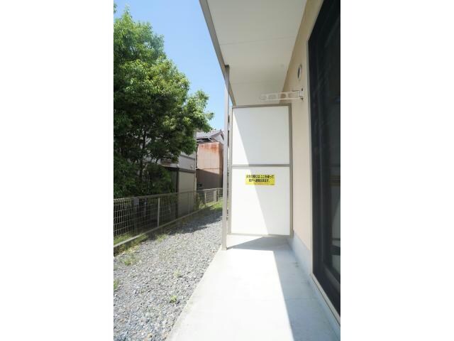 物件内観写真18　(夜、遅い帰りも気が楽な一階のお部屋)