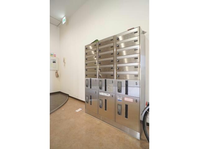 物件外観写真6　(宅配BOX)