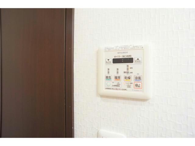 物件内観写真16　(浴室乾燥機付き)