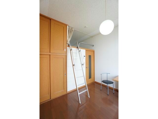 物件内観写真9　(クローゼットあり)