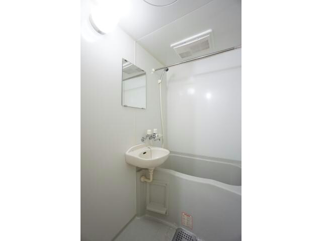 物件内観写真12　(浴室換気乾燥機付き)