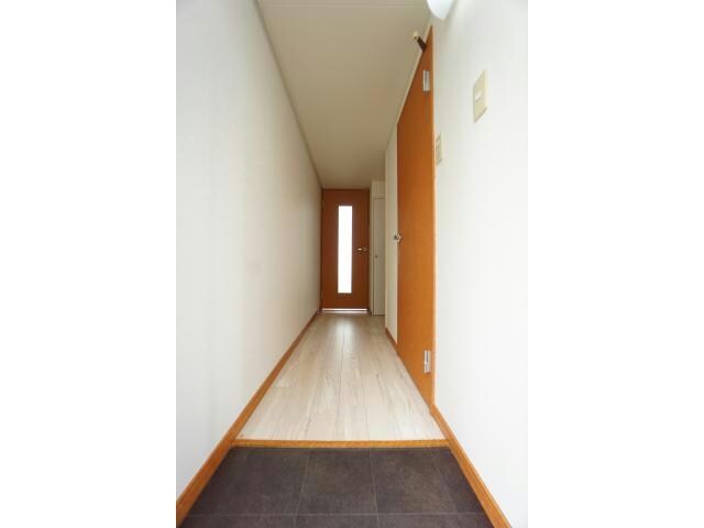 物件内観写真12　(玄関)