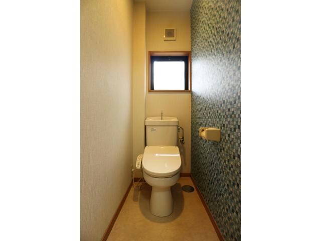 物件内観写真8　(温水洗浄便座つき)