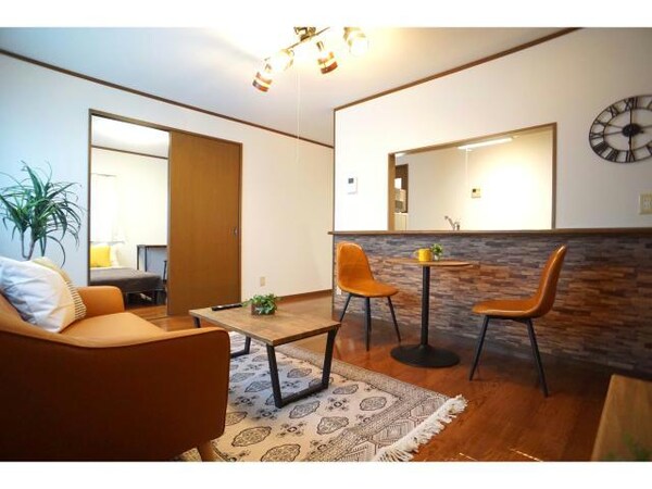 リビングダイニング(エアコン付き)