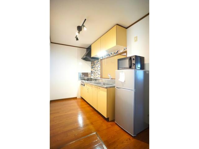 物件内観写真7　(モザイクタイルのかわいいキッチン)