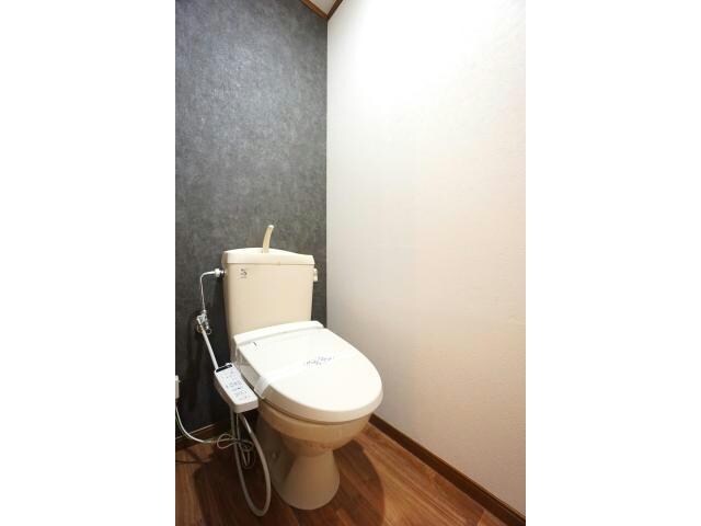物件内観写真10　(温水洗浄便座)