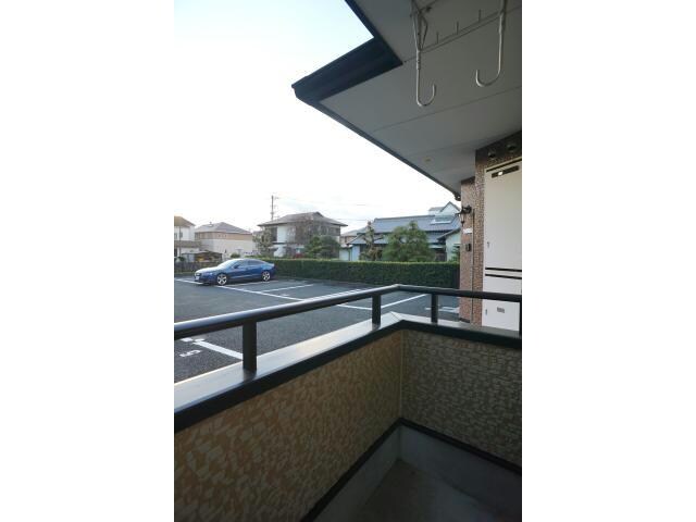 物件内観写真12　(南向きのバルコニー)