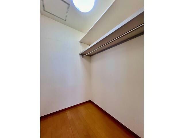 物件内観写真19　(ウォークインクローゼット)