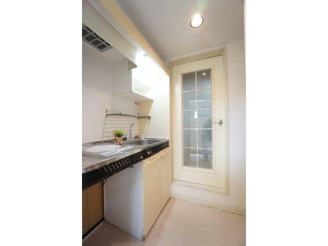 物件内観写真8　(IHクッキングヒーター付き)