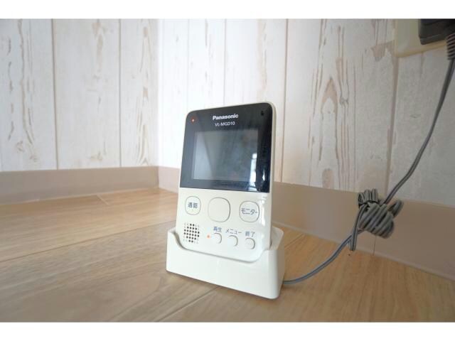 物件内観写真15　(カラーTVモニターホン新設！)