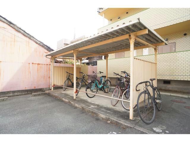 物件外観写真3　(駐輪場)