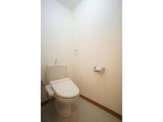 物件内観写真8　(温水洗浄便座付き)