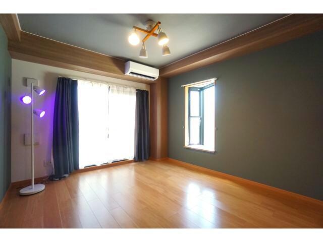 物件外観写真2　(208)