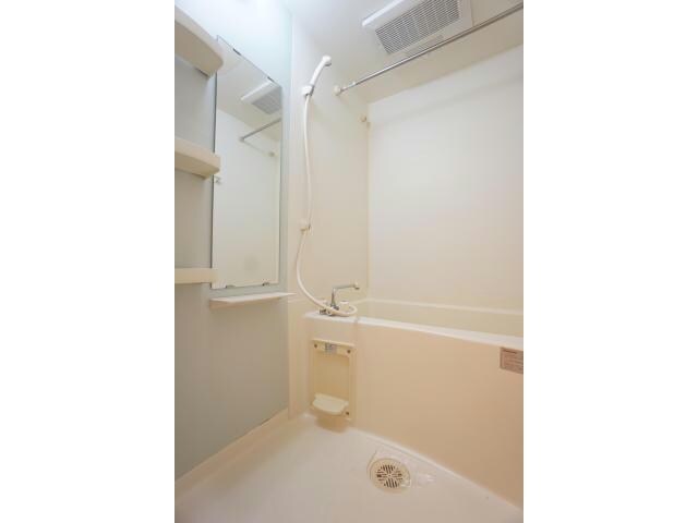 物件内観写真15　(浴室乾燥機付き)