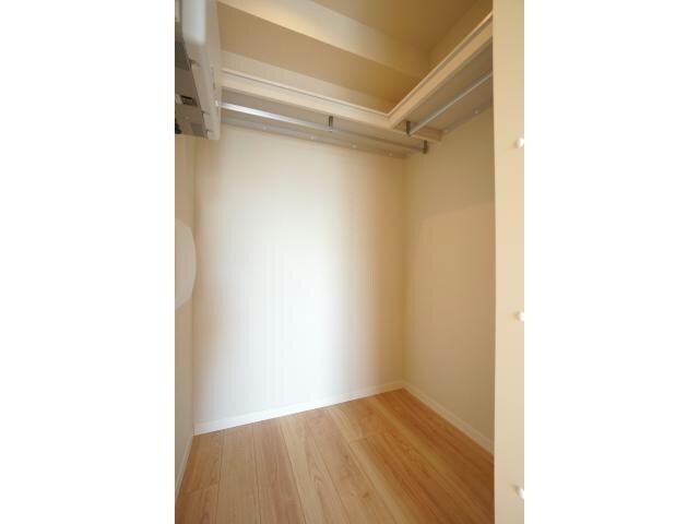 物件内観写真6　(ウォークインクローゼット)