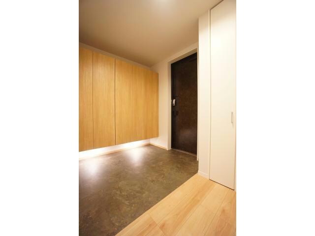 物件内観写真12　(フットライトで足元からお洒落に)