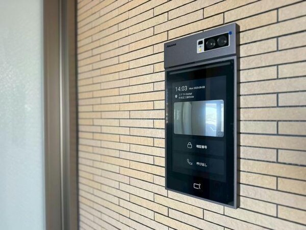エントランス部分(エントランス顔認証式オートロック◎)