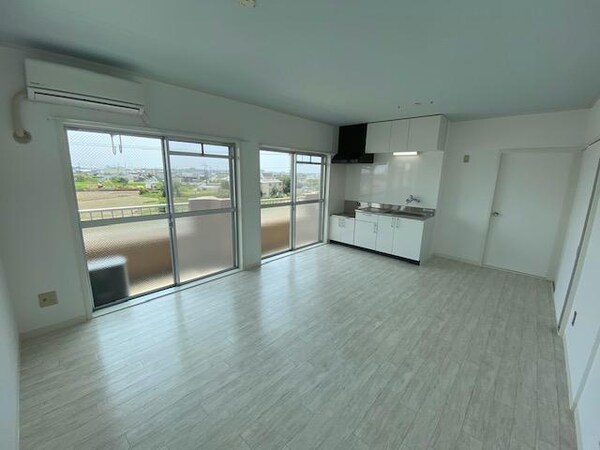 リビングダイニング