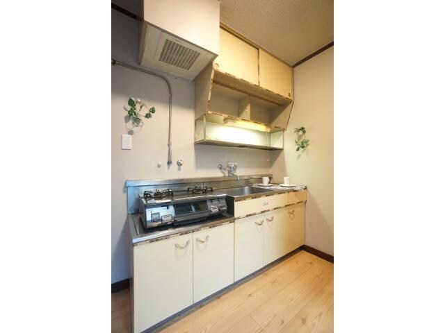 物件内観写真7　(2口ガスコンロ)