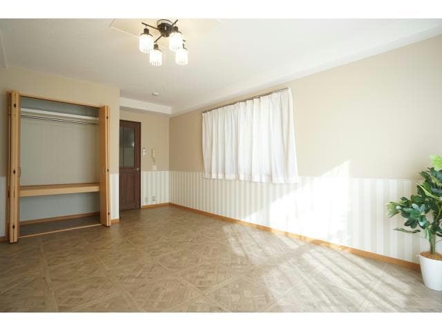 物件内観写真7　(クローゼット収納)