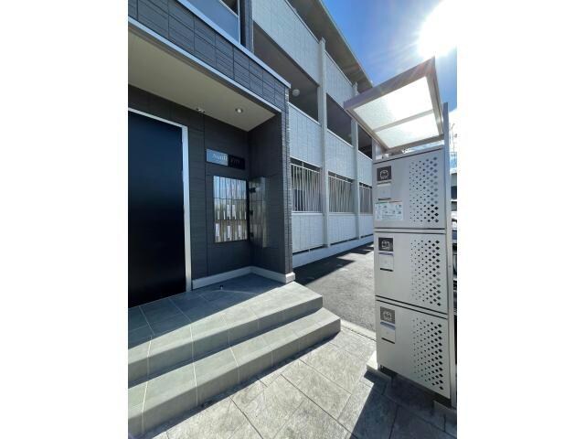 物件外観写真3　(宅配BOX)