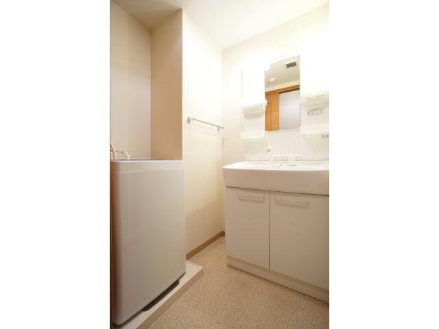 物件内観写真10　(独立洗面台)