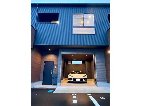 建物設備(電動シャッター(イメージ写真：A棟の写真使用))