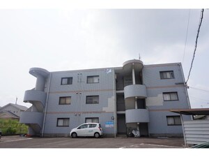 ファミーユマンション外観写真