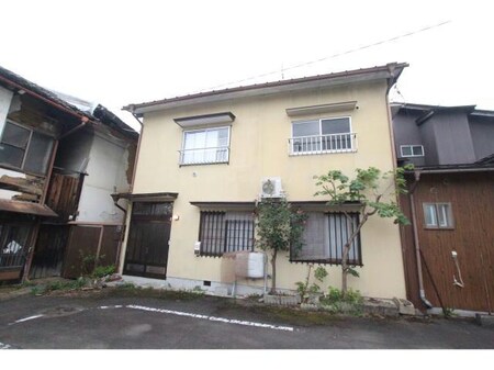 本町4丁目貸家外観写真