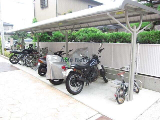 物件外観写真3　(駐輪場)