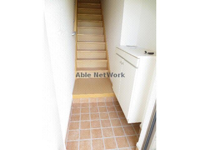 物件内観写真5　(玄関)