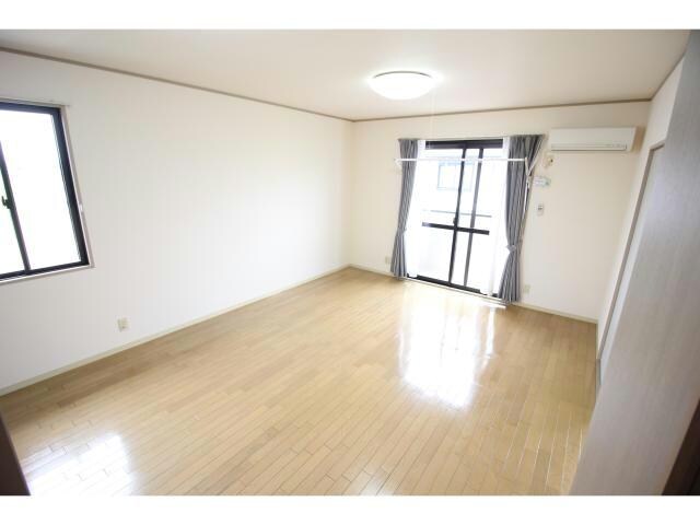 リビングダイニング