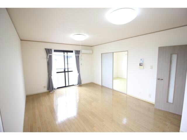 リビングダイニング