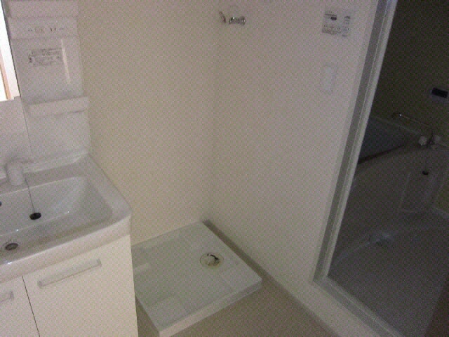 物件内観写真8　(洗濯機置場)